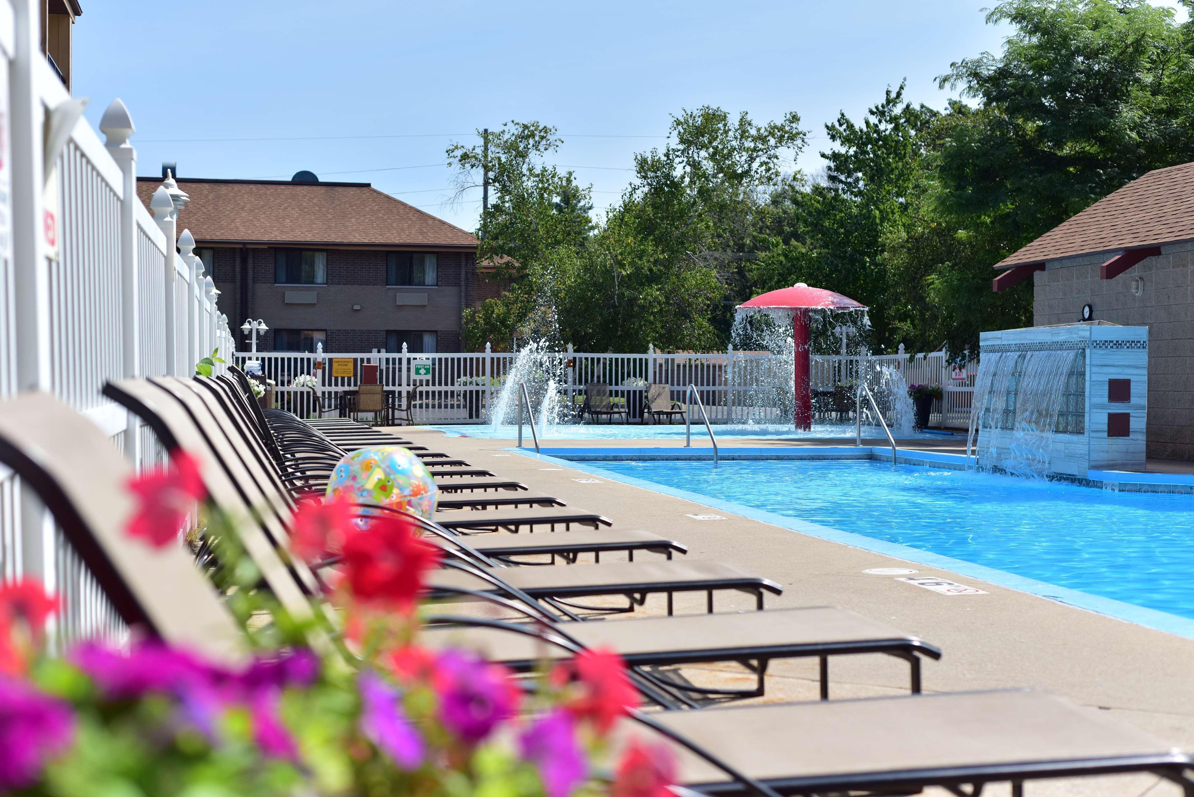 Best Western Ambassador Inn & Suites Wisconsin Dells Dış mekan fotoğraf