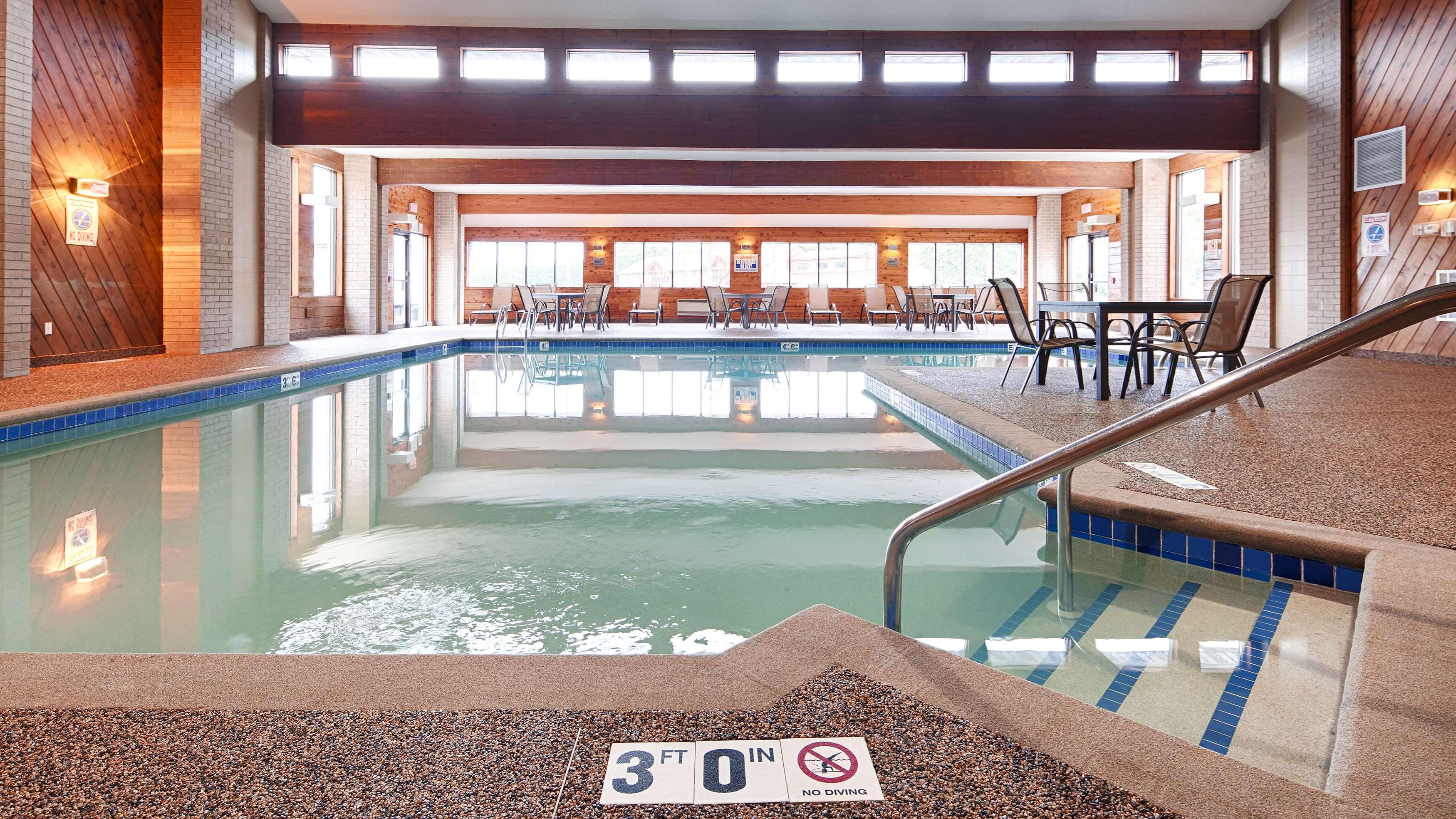 Best Western Ambassador Inn & Suites Wisconsin Dells Dış mekan fotoğraf