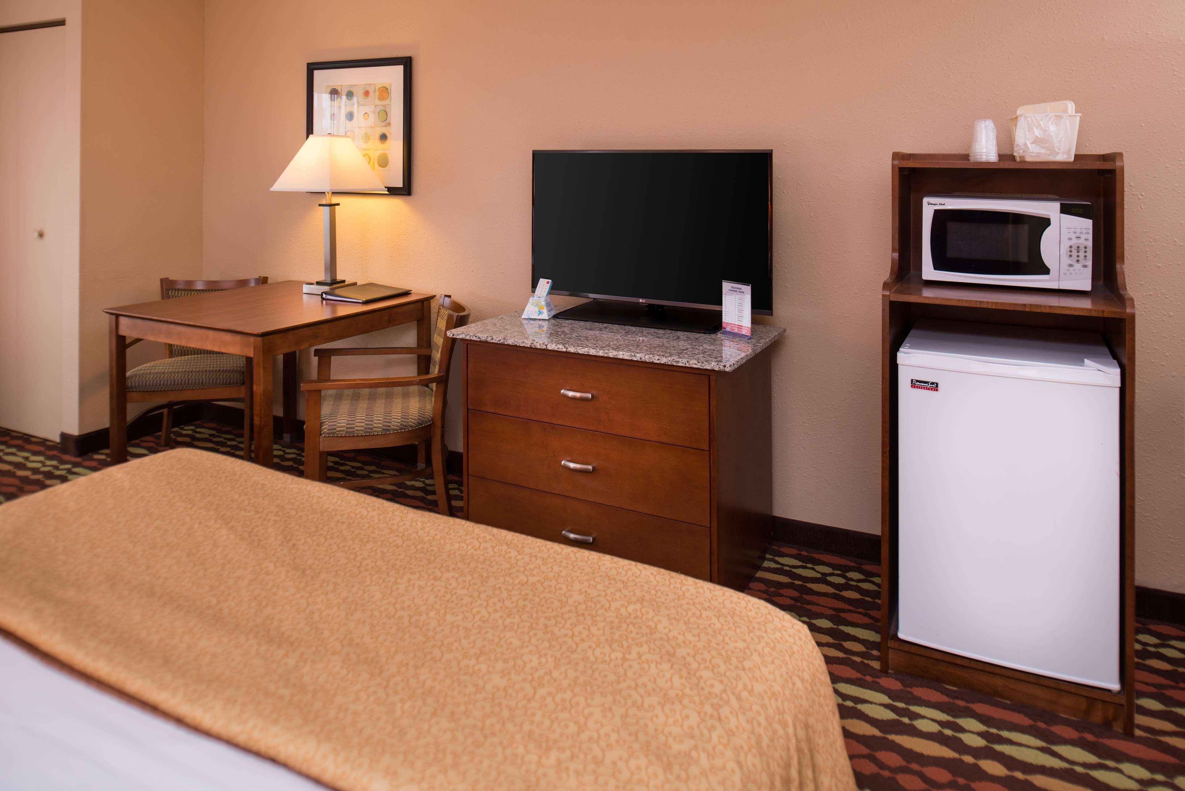 Best Western Ambassador Inn & Suites Wisconsin Dells Dış mekan fotoğraf