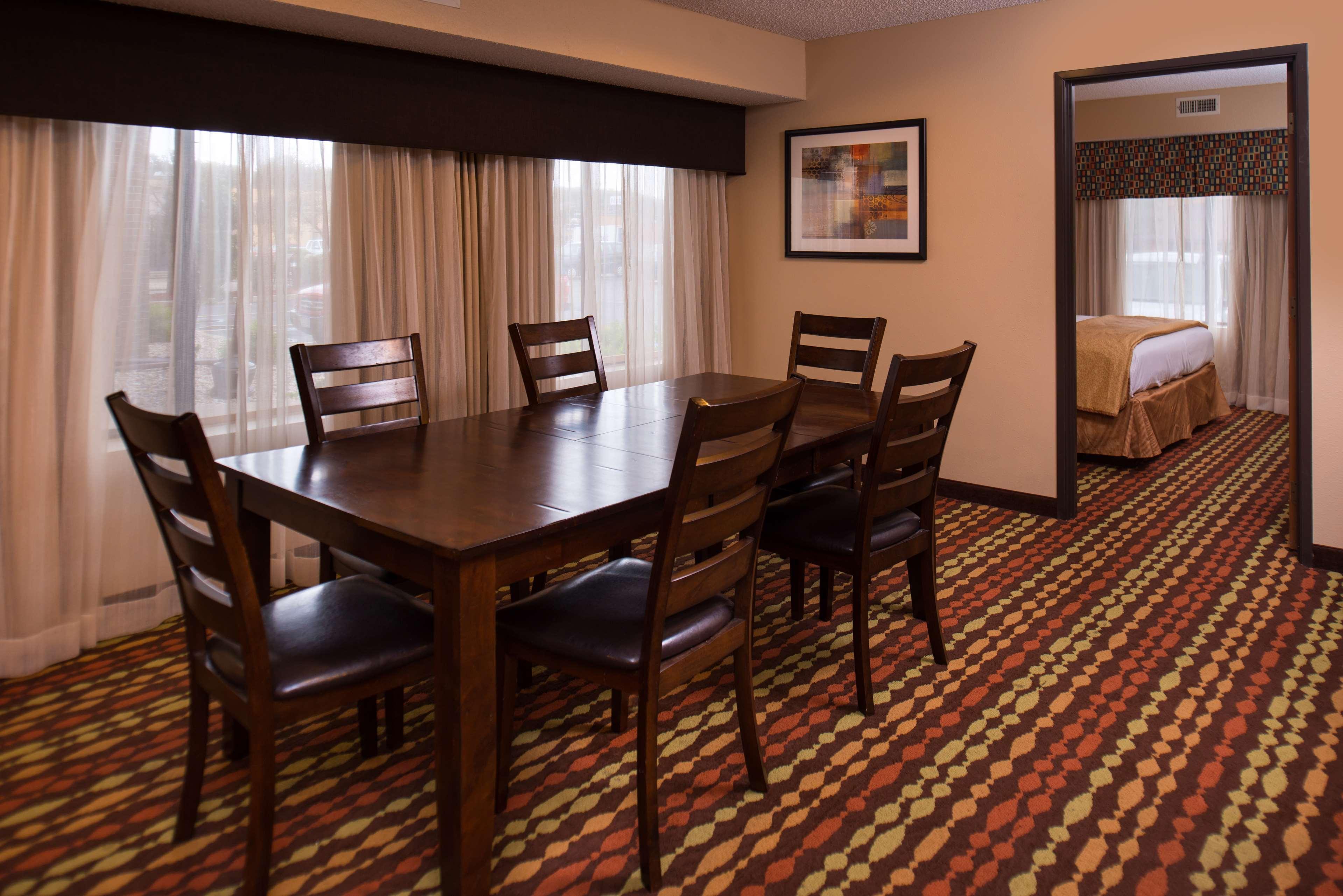 Best Western Ambassador Inn & Suites Wisconsin Dells Dış mekan fotoğraf