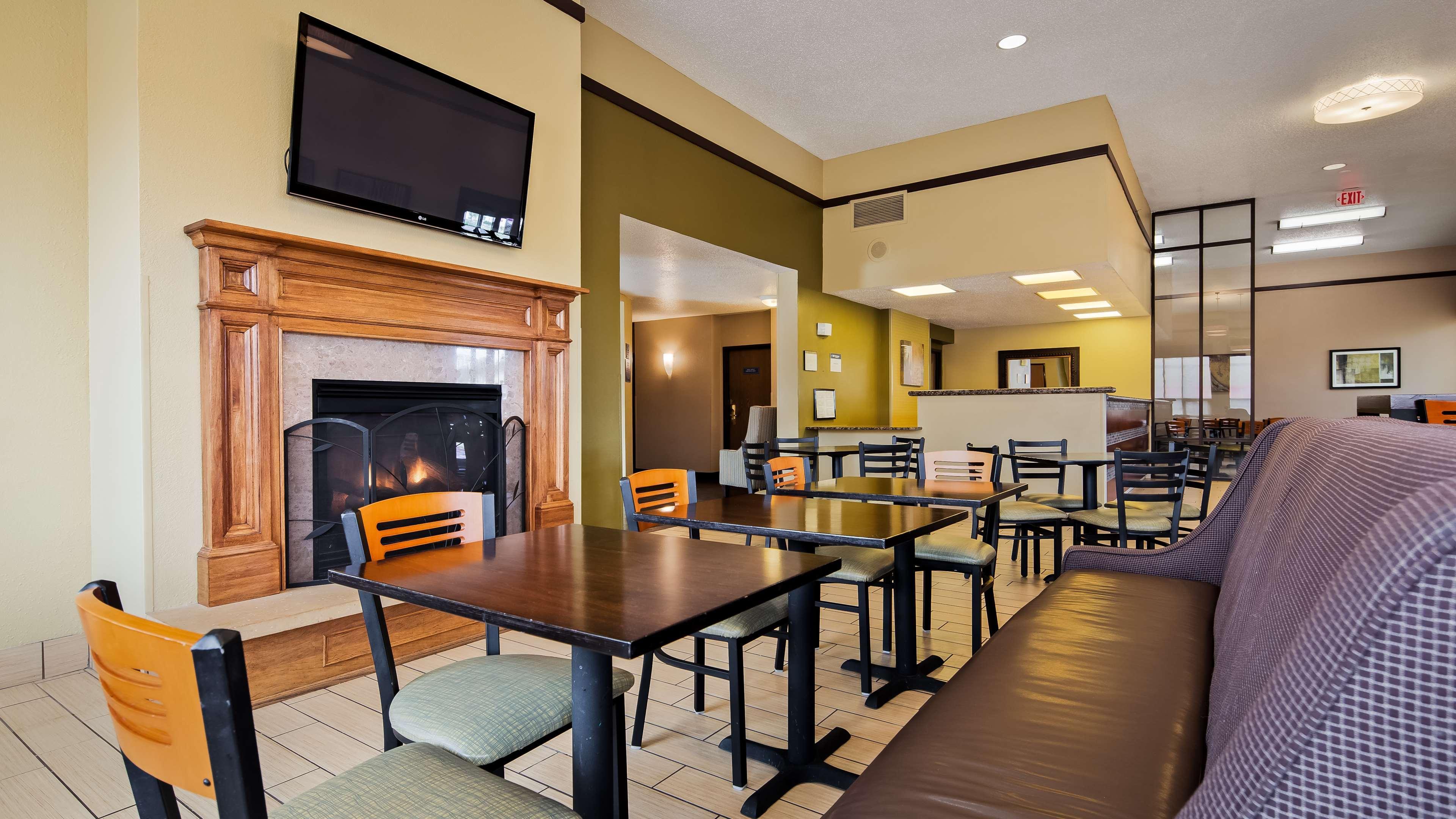 Best Western Ambassador Inn & Suites Wisconsin Dells Dış mekan fotoğraf